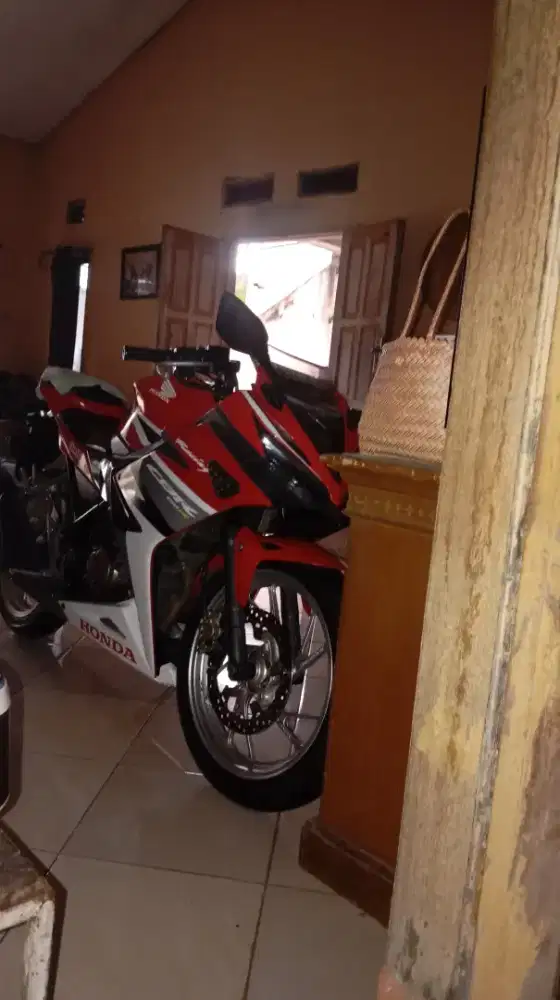 CBR FACELIFT 150R2016