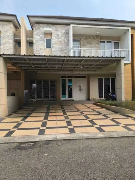 Rumah Premium Dekat Danau di Summarecon Bekasi