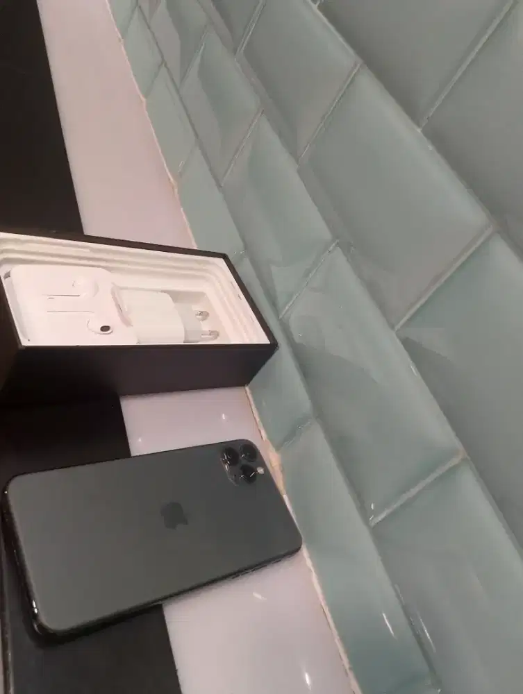 Iphone 11 pro max 256gb aku suka baru
