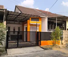 Rumah Bangunan Terawat Harga Bu Banget di Taman Kopo Indah 3