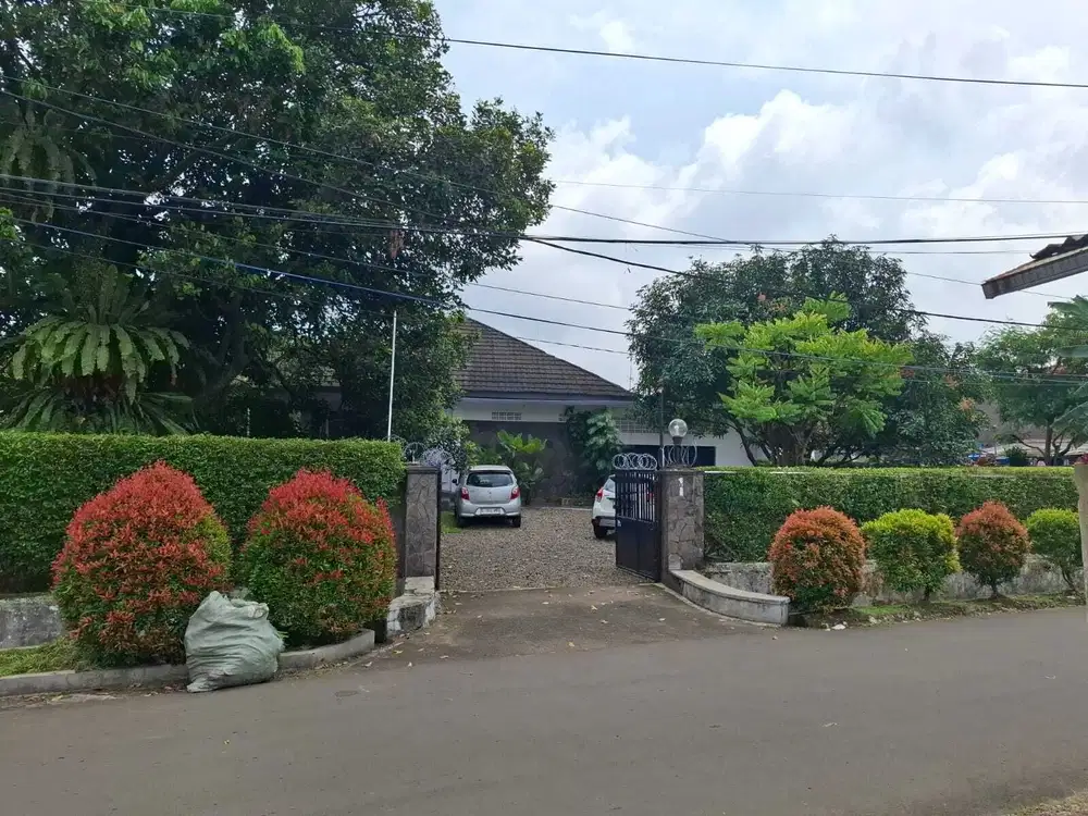 Rumah klasik terawat nyaman di Pabaton Bogor