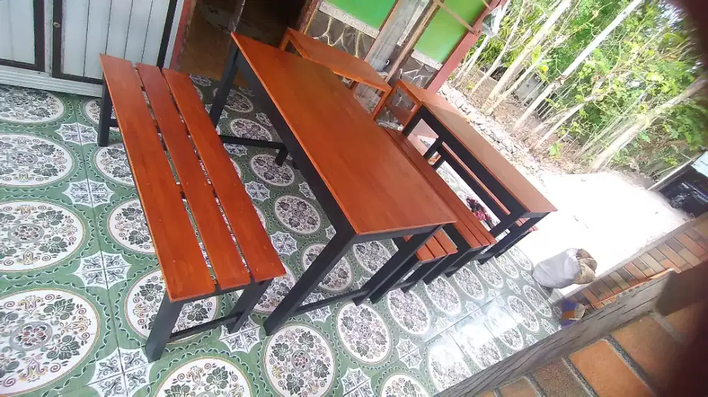 Meja kursi warung