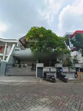 Disewakan Rumah 2 lantai. Furnished