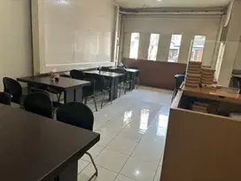Ruang Usaha cocok untuk restoran mainroad Padjajaran Istana Plaza