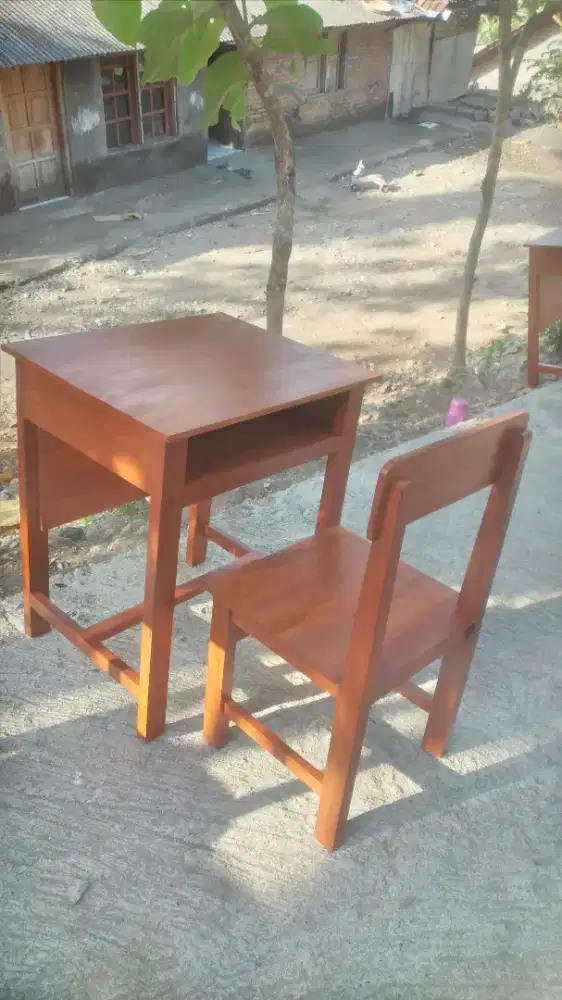 Meja kursi sekolah