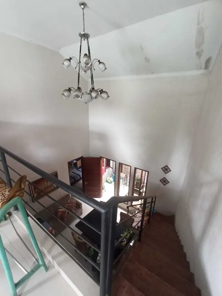 RUMAH SIAP HUNI 2 LANTAI DI CIPUTAT DEKAT ST KRL RAWABUNTU