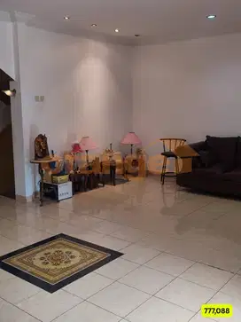 Di Jual Rumah 2 Lantai rapih Siap Huni di Legenda Wisata