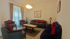 Disewakan Rumah Mewah Luas, Lokasi Strategis Kuningan Jakarta Selatan.