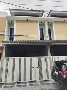 Rumah Minimalis Siap Huni Lokasi Perum. Rungkut Mapan Surabaya