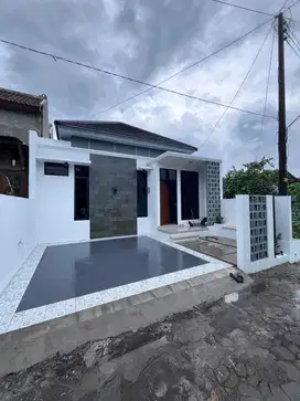Rumah Cantik Moderen Limasan, 800 JTan dekat Jl Palagan
