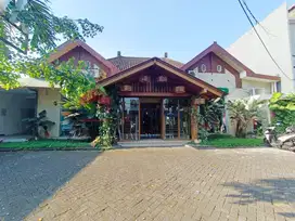 Rumah Di Jalan Buring Kota Malang, Kawasan Ramai cocok untuk usaha