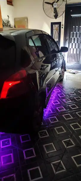 Toyota Yaris Matic 2007 Hitam (Black)