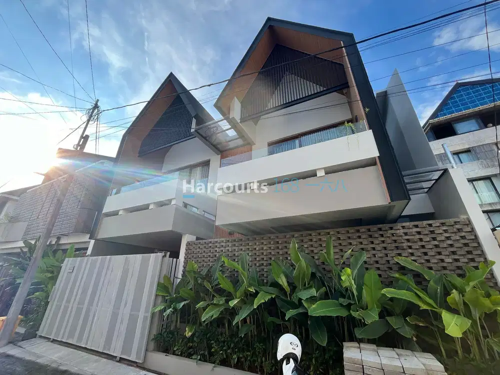 Villa Tropical Modern Siap Huni daerah Berawa, Canggu - Bali