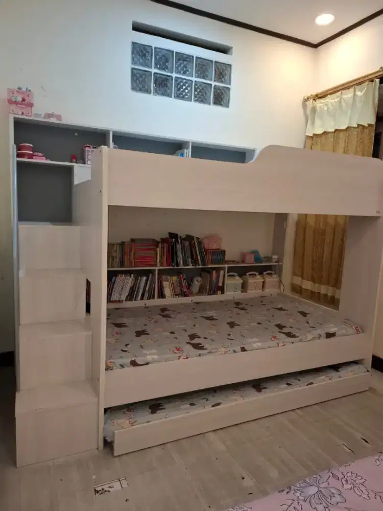 (Pre-loved) Ranjang Susun Bunk Bed Informa