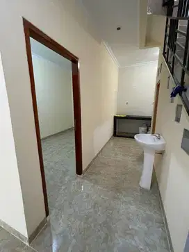 2 Lantai Rumah Cimone Permai Bangunan Baru, Dijual