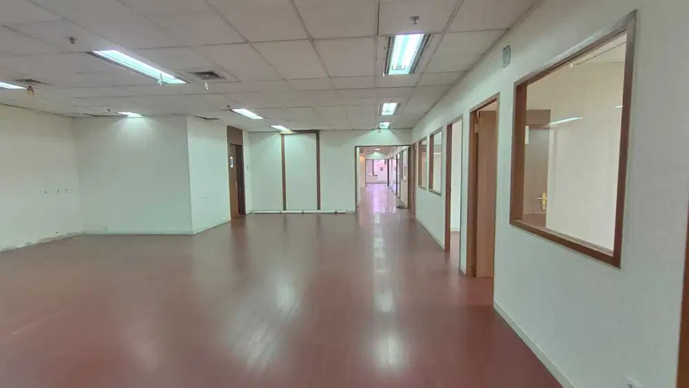 SEWA KANTOR DI JAKARTA SELATAN TB SIMATUNG 441M2 FITTED 130K NEGO