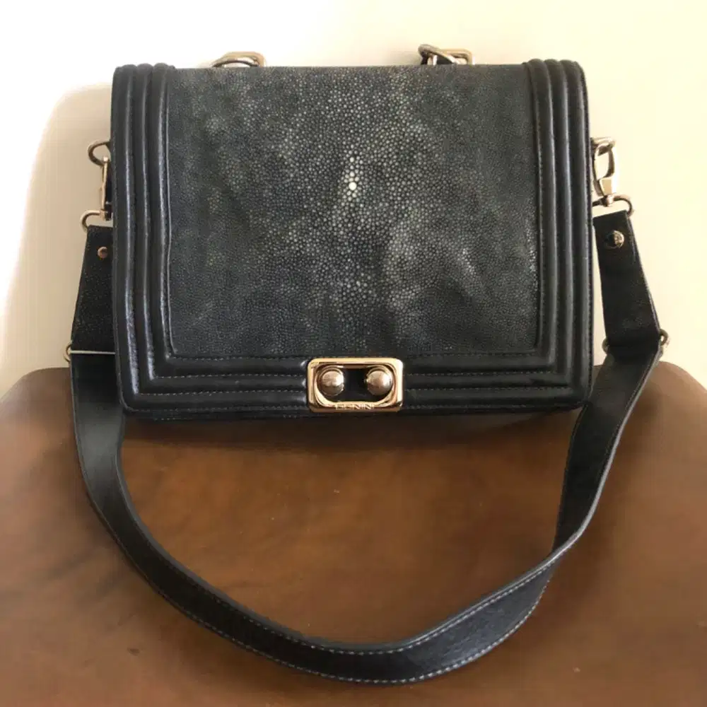 Tas Donini Sling Bag Pari Preloved Donini