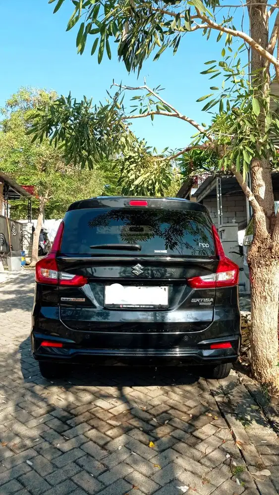 ertiga manual 2023 km 35rb Nego tipis