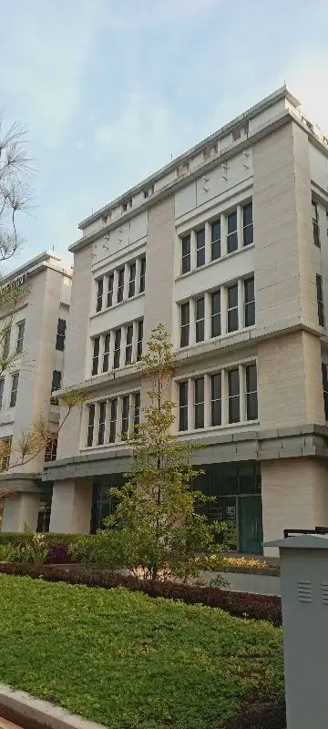 ruko 4.5 lantai di pusat bisnis bsd tepat di depan jalan Boulevard BSD
