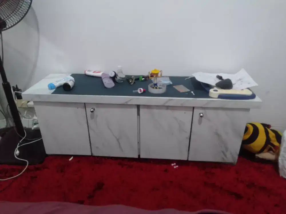 lemari tv kosan / lemari penyimpanan