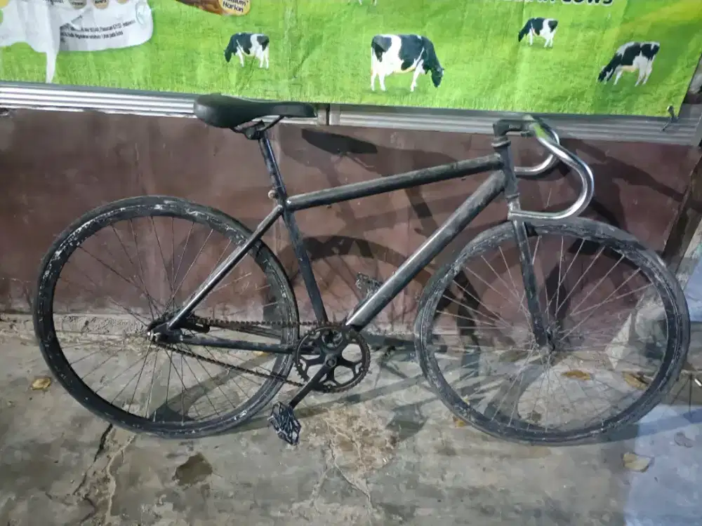 SEPEDA FIXIE TEMPUR, MASIH AMAN SEMUA BARU DI SERVIS SECOND RASA BARU