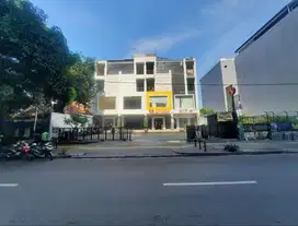Disewakan Ruko per lantai , Tesedia lantai 2 di Jl. Bulungan, Blok M,