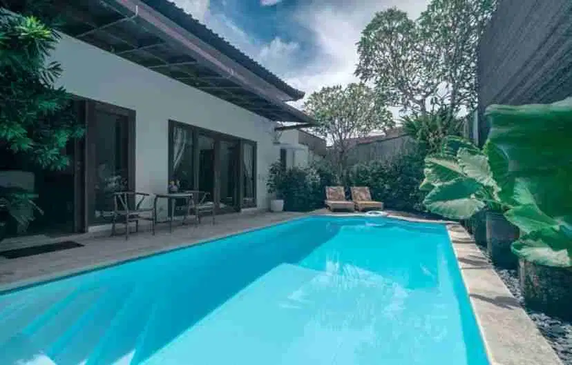 di jual atau disewakan villa Kerobokan 3 kt