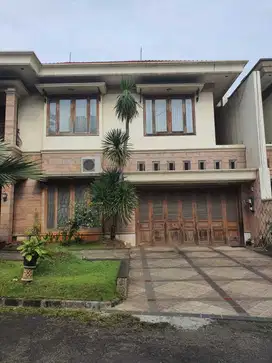 Disewakan Rumah Mewah di Permata Kemang Town House -Jakarta Selatan