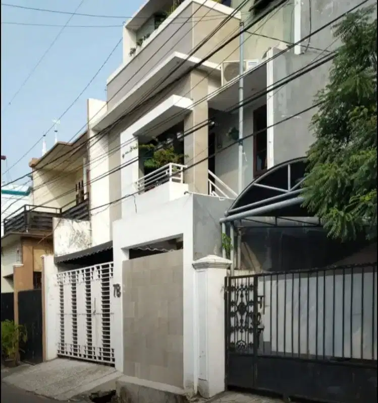 Dijual Rumah dekat dgn kampus Binus