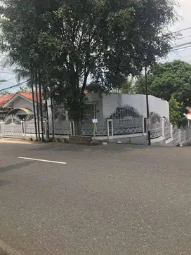 Jual Rumah Mewah Pinggir Jalan Posisi Hook Kota Purwokerto Banyumas