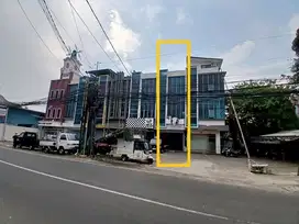 Disewakan Ruko 3,5 lantai, Luas 252m2 di Duren Tiga, jakarta Selatan