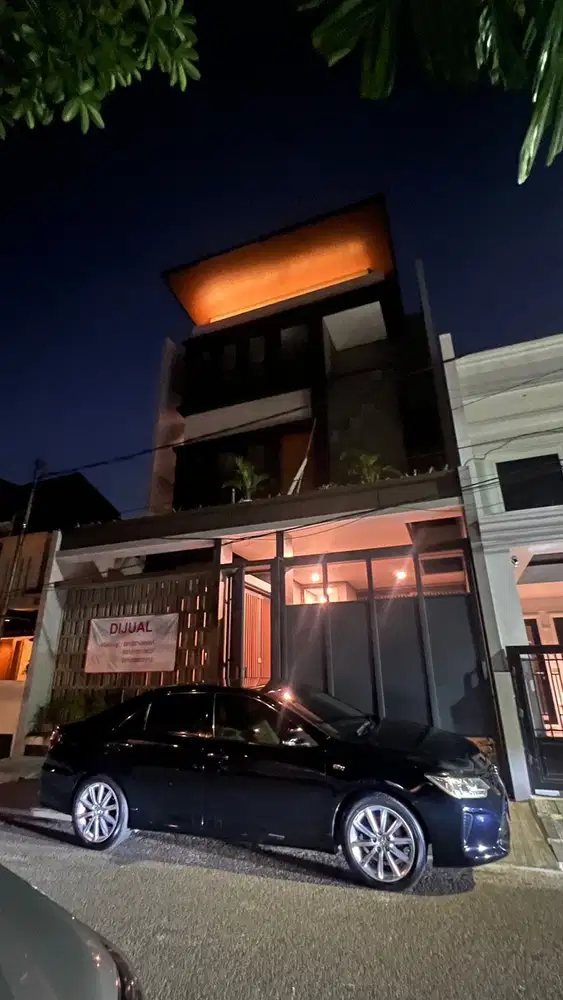 Brand New House 5 menit ke Pondok Indah Mall dekat dengan akses tol