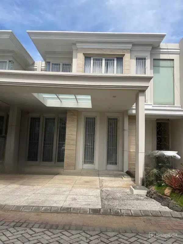Rumah Pakuwon City Grand Island Casatobago Tidak Perlu Renov Siap Msk