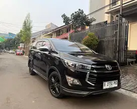 Toyota Innova Venturer 2019 AT