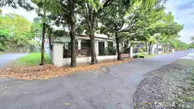 Rumah Hitung Tanah di Jajar Akses Lebar unit di Hook Strategis Lingkungan Nyaman