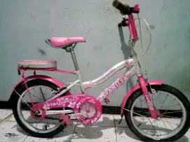 Dijual sepeda mini FAMILY anak msih bgus msih ORIan semua tinggal pkai