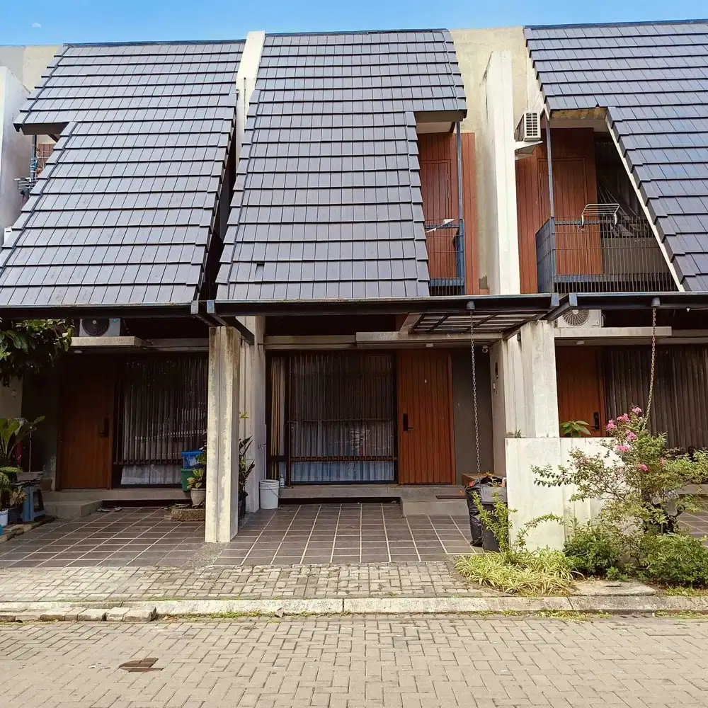 Di jual rumah 2 lantai full furnished bsd