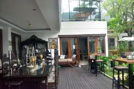 Dijual Rumah Kemang Jakarta Selatan luas 945m2 ada swimming pool
