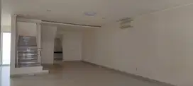 Dijual Rumah Siap Pakai 2 Lantai di Green court residence