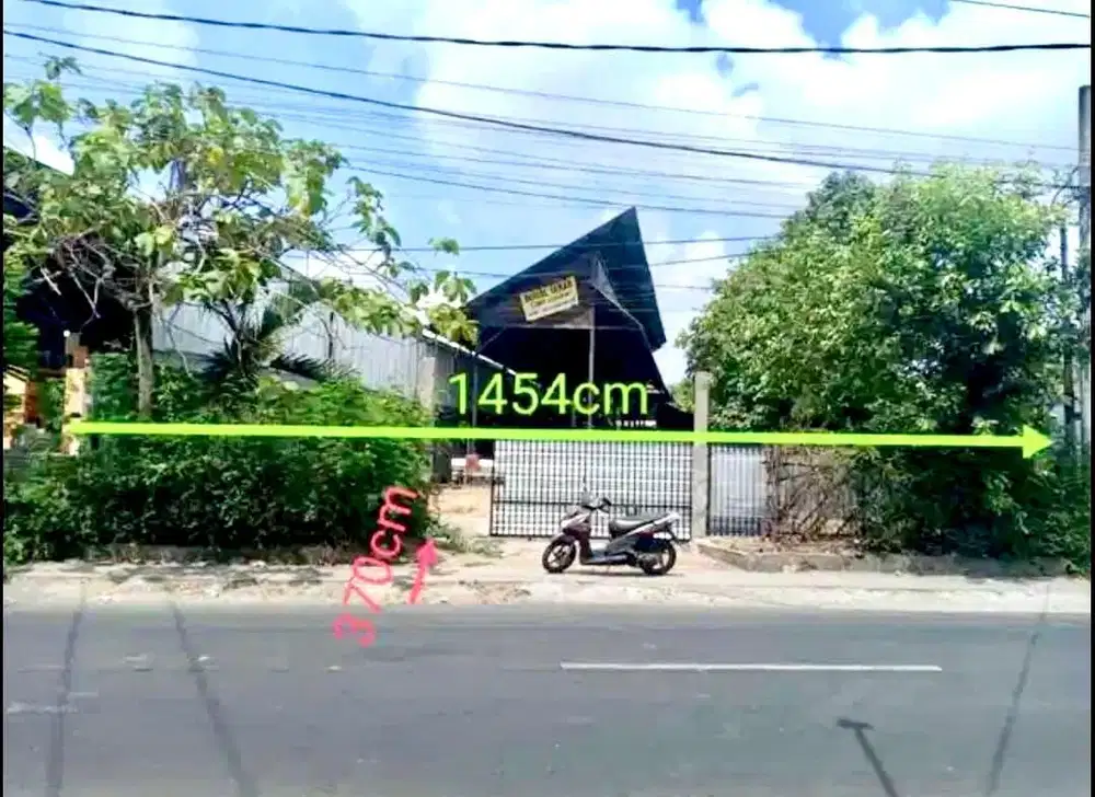 DIJUAL TANAH DI JALAN BATUBELIG SEMINYAK KUTA