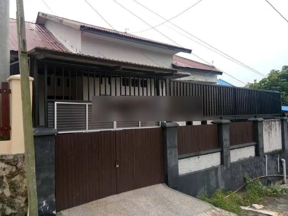 RUMAH TENGAH KOTA LOKASI DEPAN POLDA KALTIM HARGA NEGO