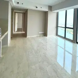 Dijual Apt Holland Village 2 3BR/133 m2 Private Lift Baru