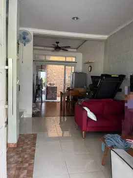 Dijual Rumah 2 Lantai Semifurnish, Siap Huni, Dalam Cluster Metland