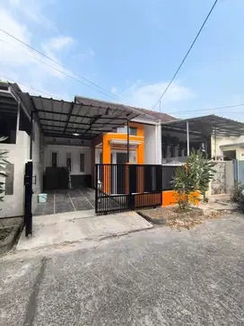 Rumah Terawat Siap Huni Kawasan Blok Favorit di Taman Kopo Indah 3