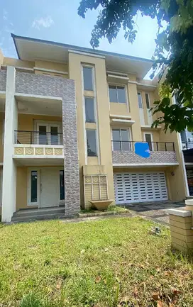 WANT TO SALE Rumah 3 lantai Lokasi Depan Sutera Onyx Alam Sutera
