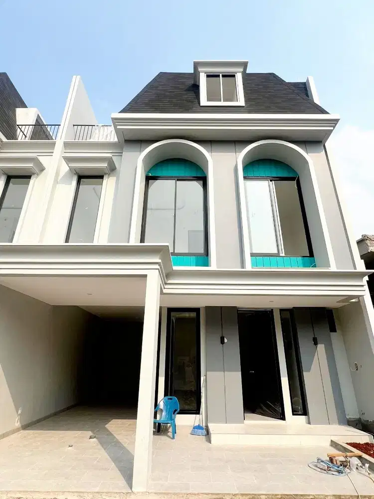 Rumah Modern Tropis 3 lantai diCipayung Jakarta Timur lokasi strategis