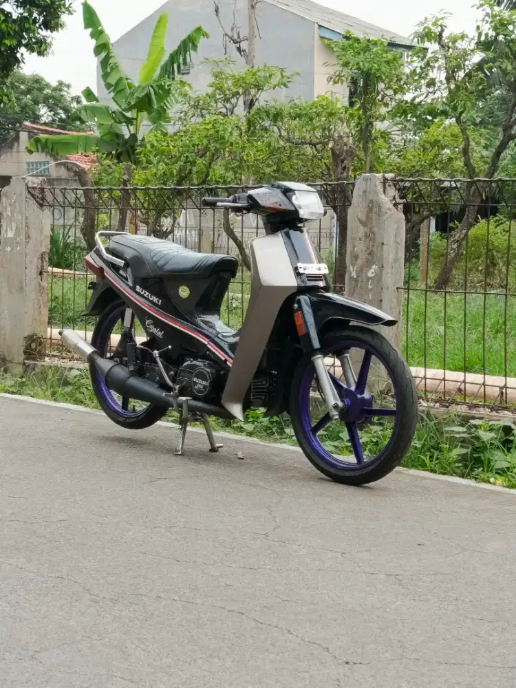 Suzuki Crystal Thn 1990