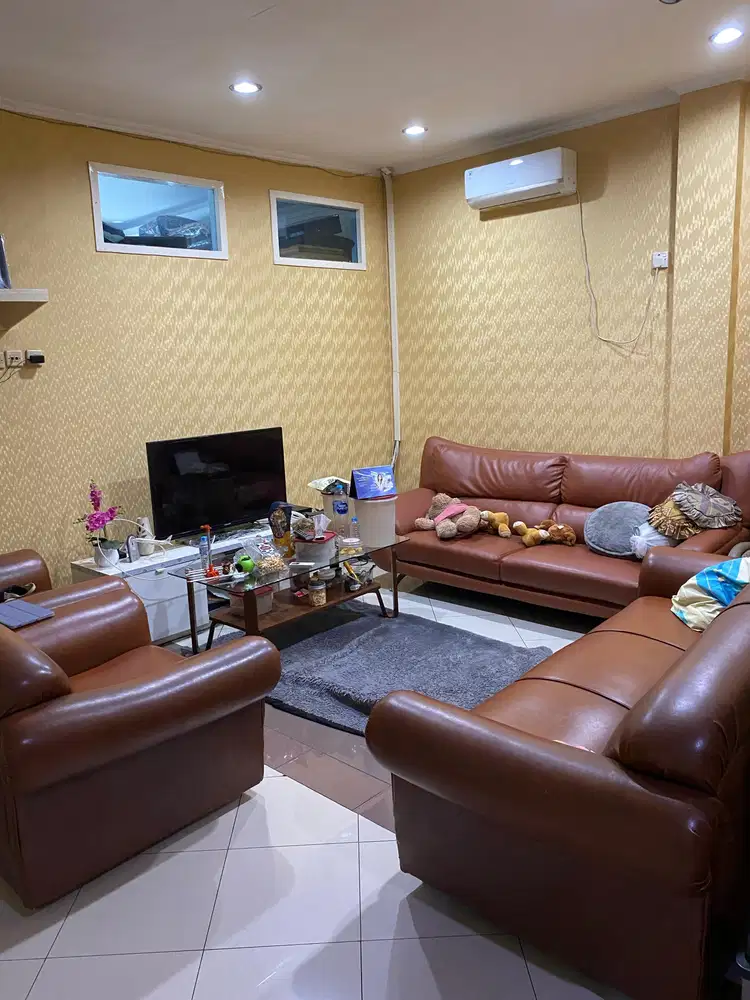 Ruko Bagus Di Taman Palem Lestari Jakarta Barat 4 Lantai Furnished