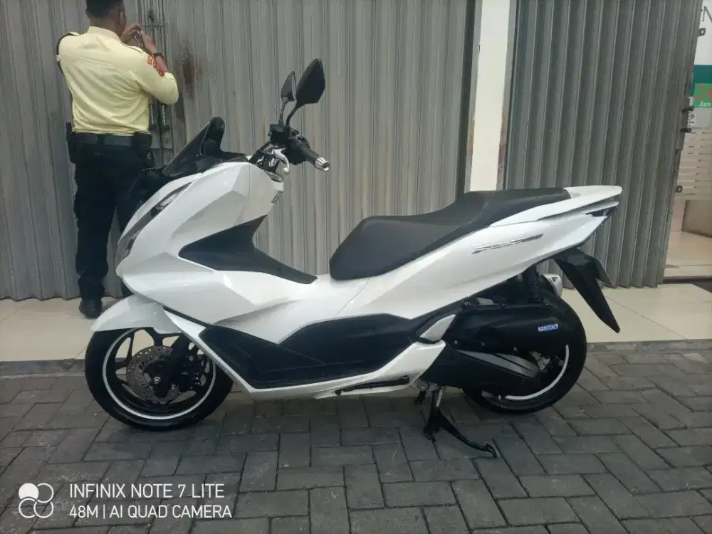 Honda PCX 2024 plat H