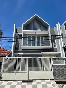 rumah baru di perumahan manyar tirtomoyo tompotika surabaya